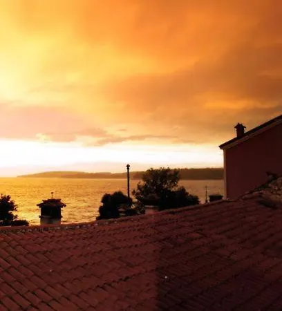 Glamour Sea View Apartment *