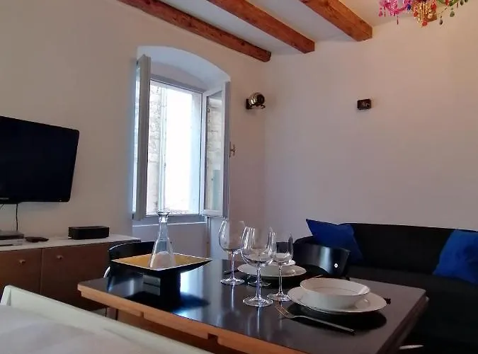 Glamour Sea View Apartment